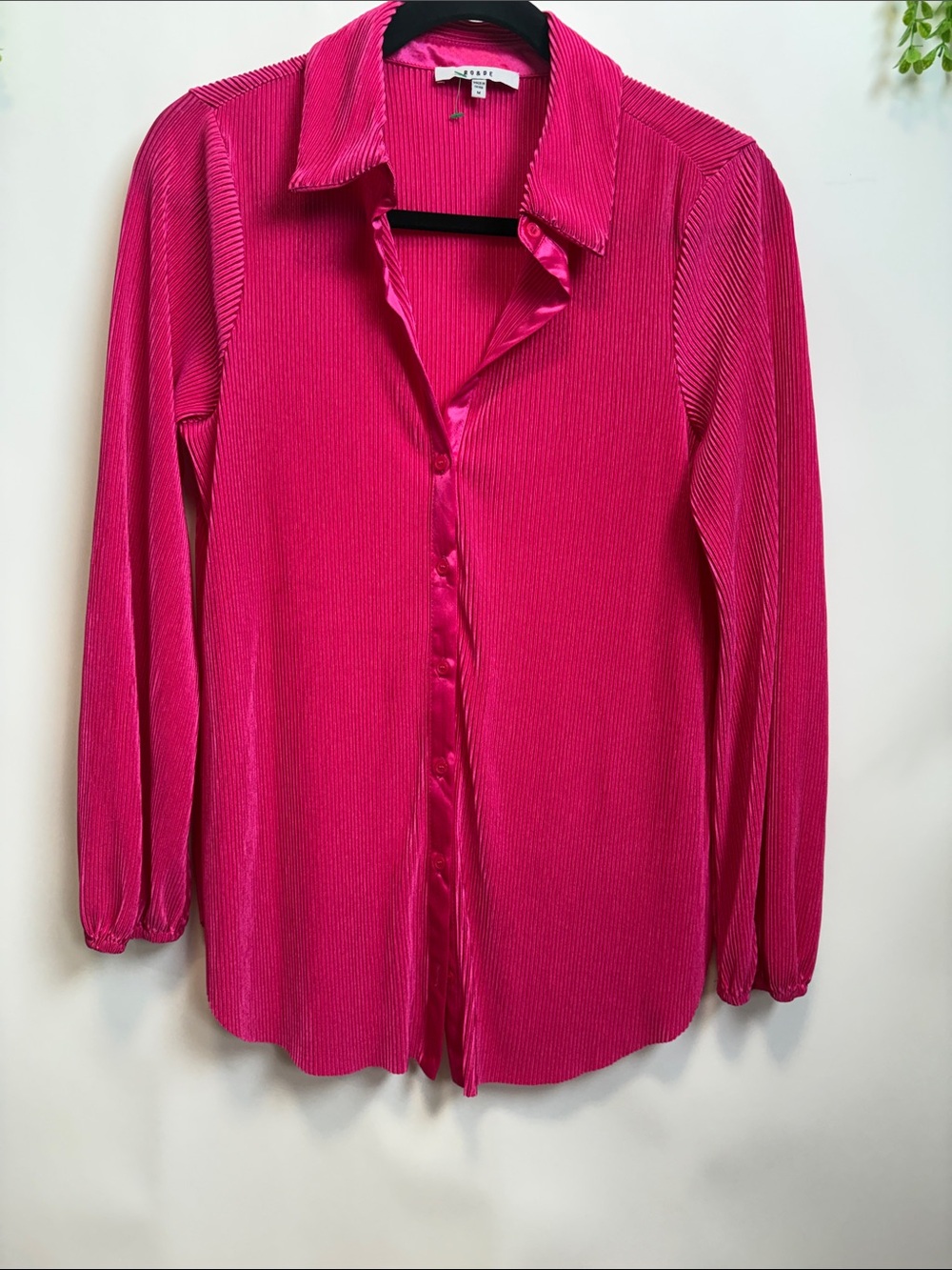 Women's Fuchsia Button-Down Blouse with Textured Rib - Picture 6 of 10